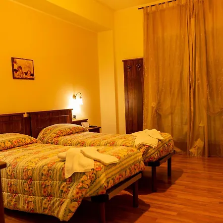 ホテル Pina Ristorante Isola del Gran Sasso dʼItalia