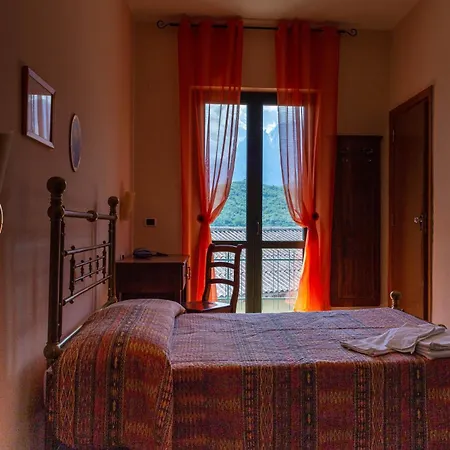 Pina Ristorante Hotel Isola del Gran Sasso dʼItalia