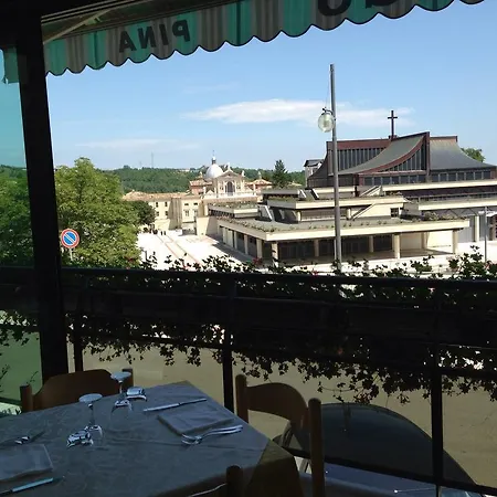 호텔 Pina Ristorante *