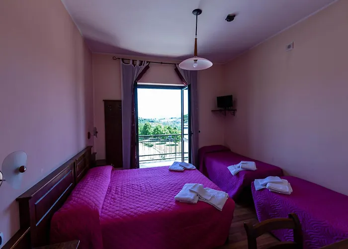 皮纳餐厅酒店 * Isola del Gran Sasso dʼItalia