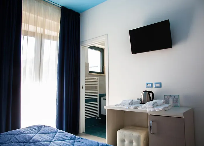 皮纳餐厅酒店 *