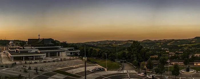 酒店 皮纳餐厅酒店 *